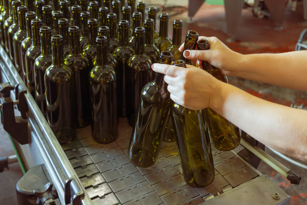 AXTRA media asset associated with bottle water filling machine and filling, rinsing and liquid bottling systems.